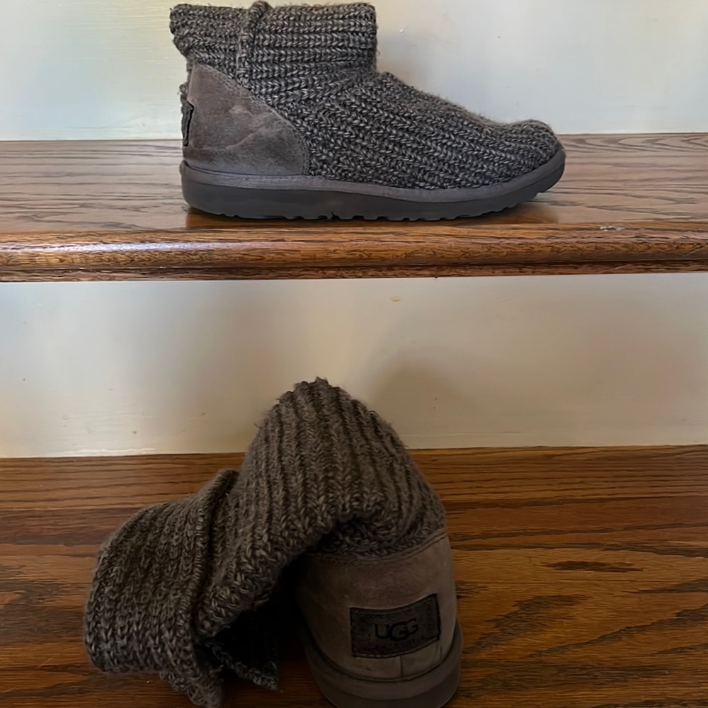 UGG Classic Cardy Boots in Grey